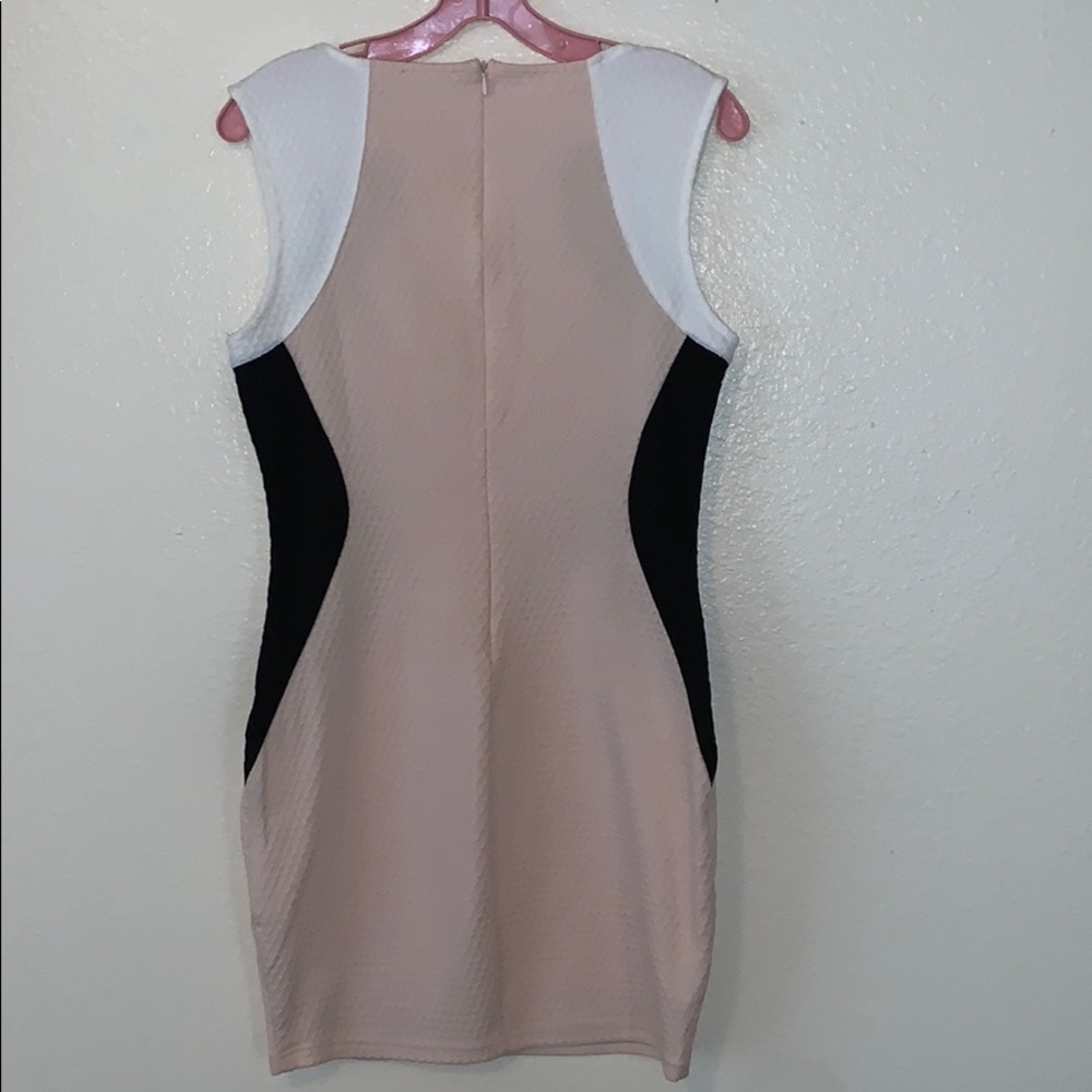 ❤️(SOLD)❤️Bandage Bodycon Pink Dress - Picture 3 of 3